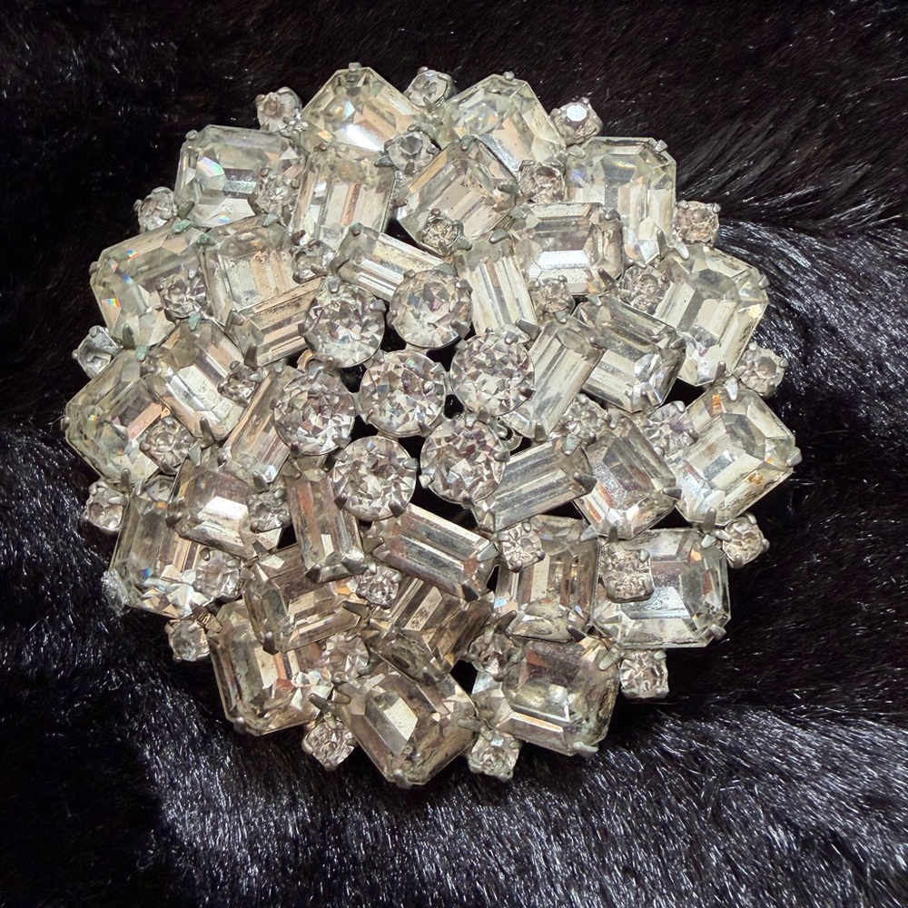 Albert Weiss Silver Rhinestones Brooch - Picture 2 of 7
